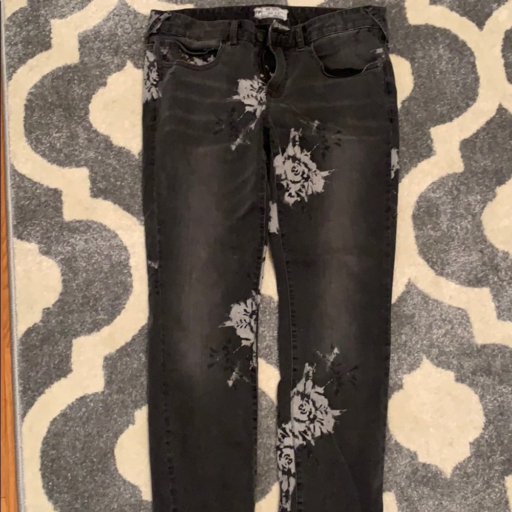 EUC Free People black floral jeans size 30